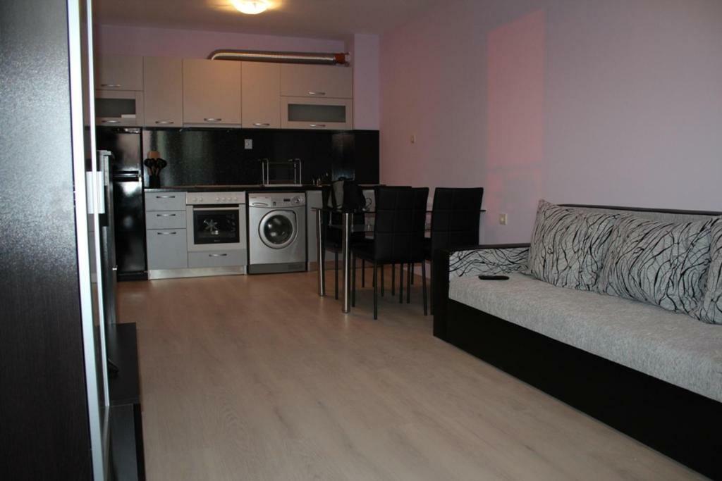 Paradise Day Pomorie Bagian luar foto